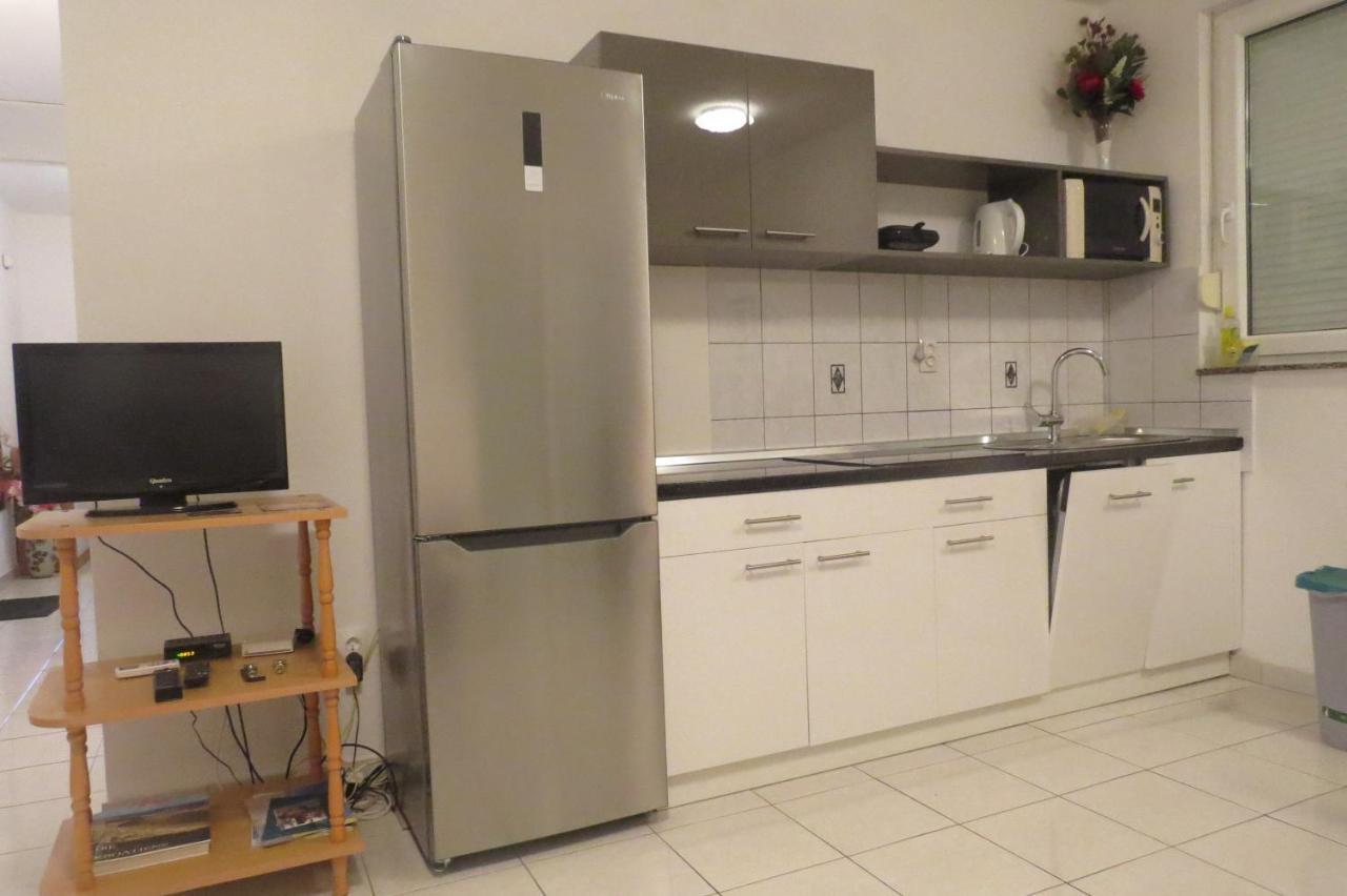 Apartmán Modra Kuca Mandre Exteriér fotografie