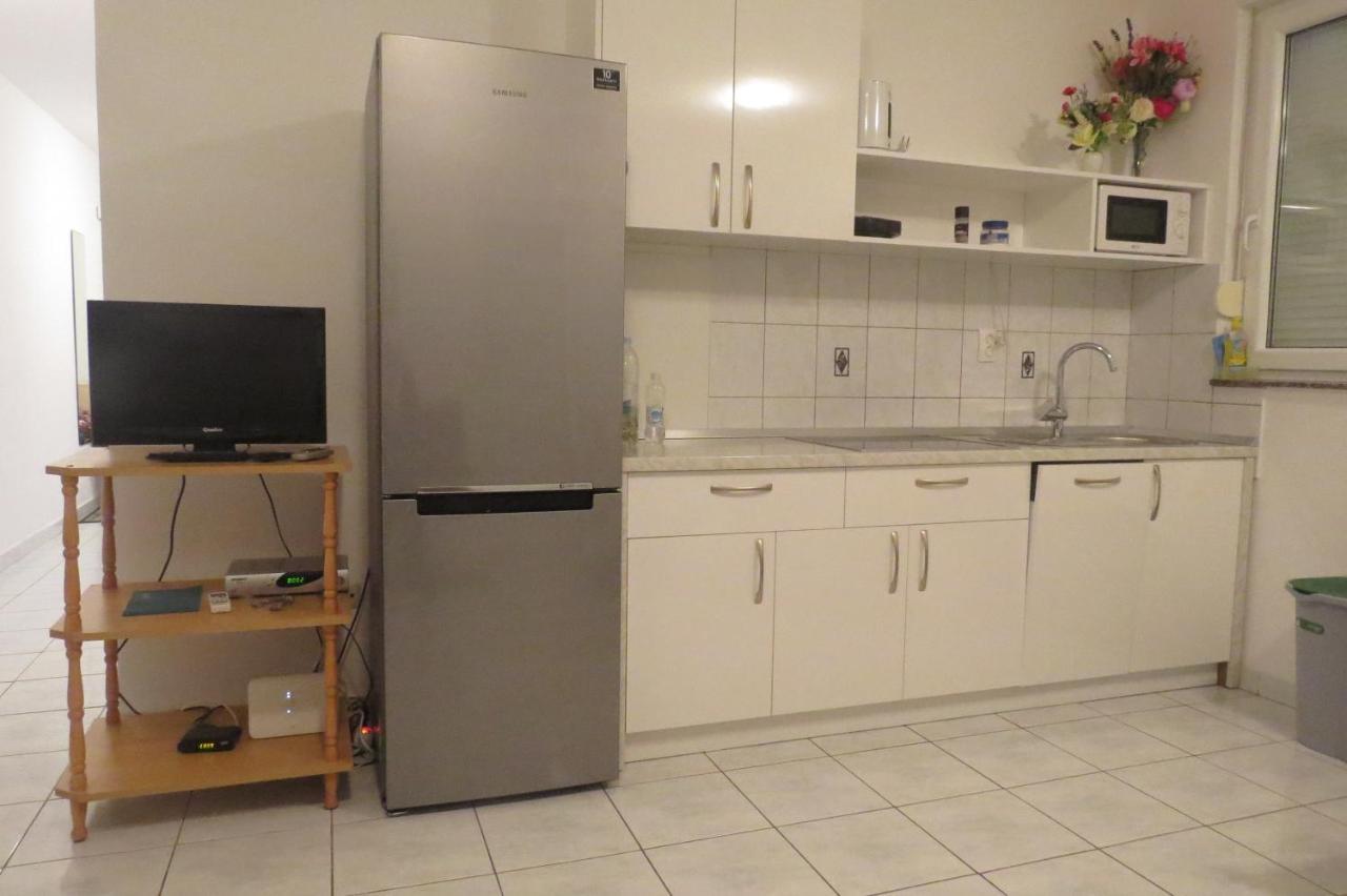 Apartmán Modra Kuca Mandre Exteriér fotografie
